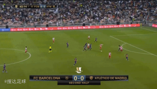 国脚关键传球完成制胜球